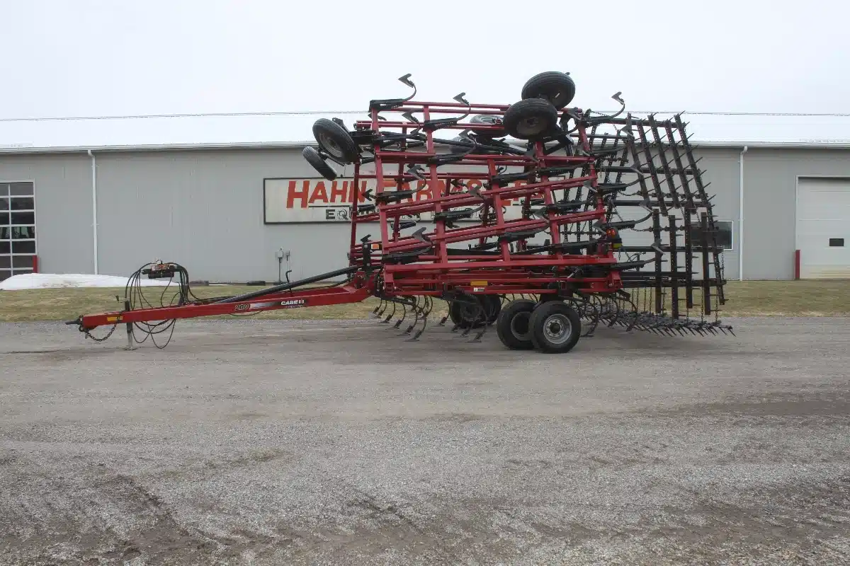 Gallery image 1 for Case IH TIGERMATE 200 Cultivator