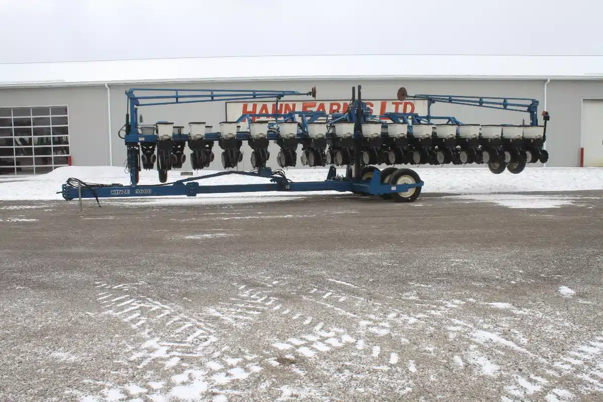 Gallery image 1 for 2010 Kinze 3600 Planter
