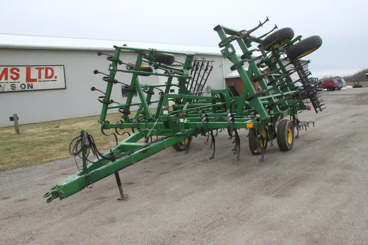 Gallery image 2 for John Deere 980 Cultivator