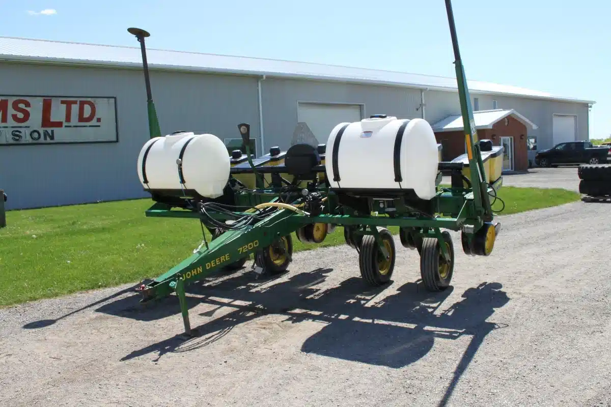 Photo de la Galerie 2 pour John Deere 7200 Planteur