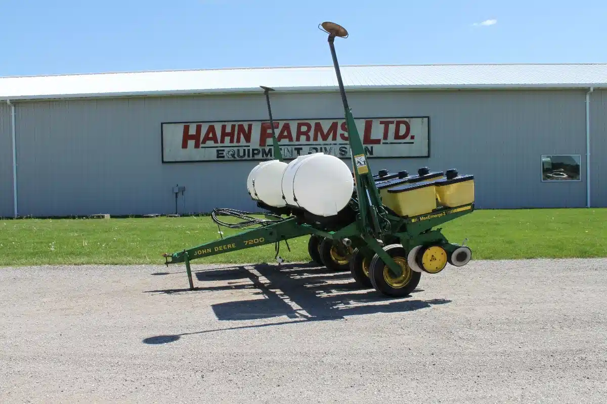 Photo de la Galerie 1 pour John Deere 7200 Planteur