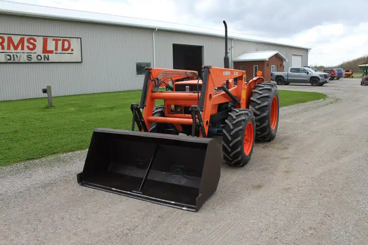 Photo de la Galerie 2 pour Kubota M5030 Tracteur