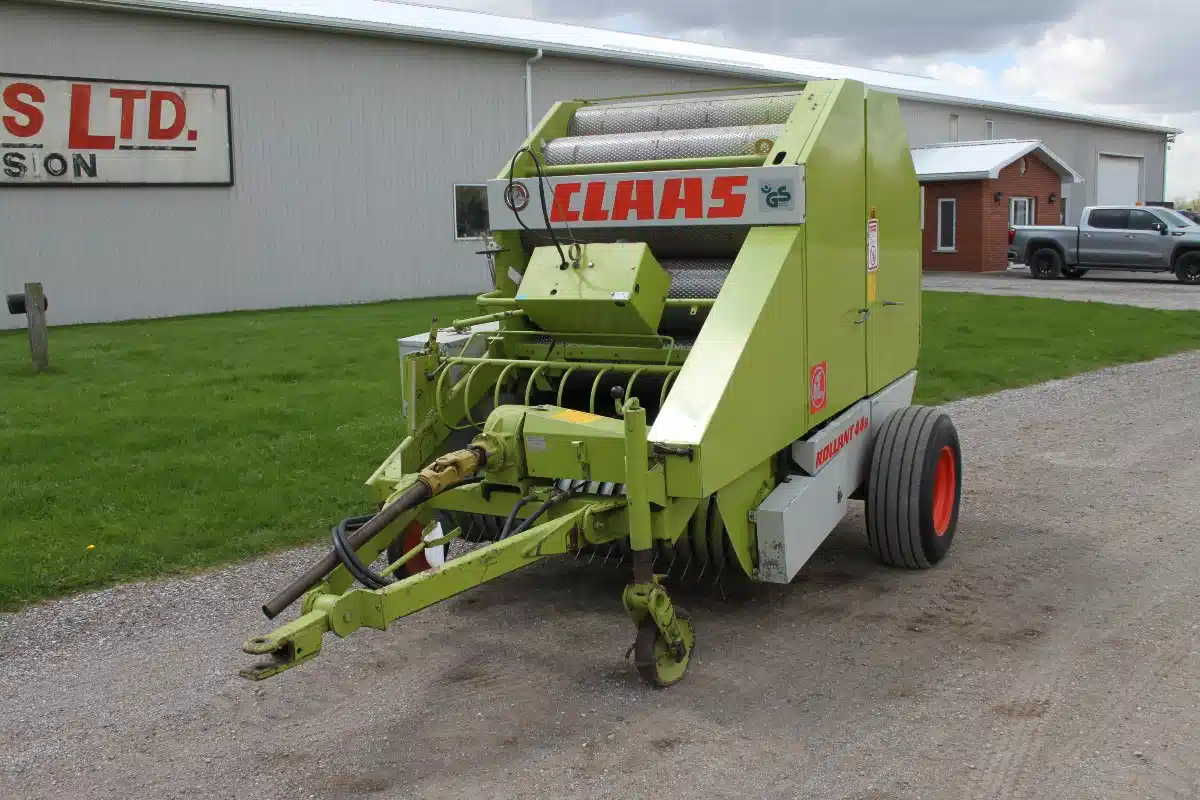 Photo de la Galerie 2 pour CLAAS ROLLANT 44S Presse à Balle Ronde