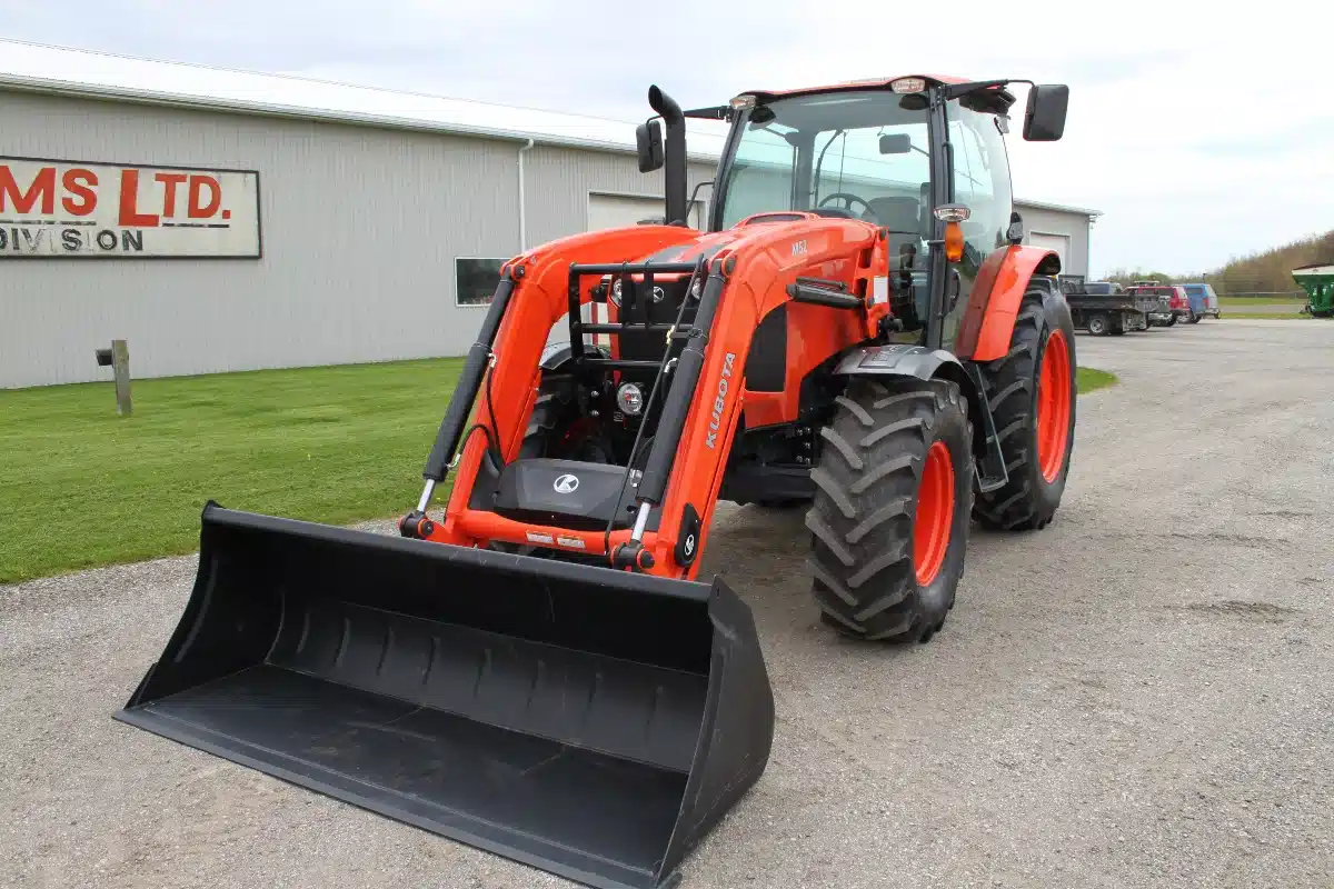 Photo de la Galerie 2 pour 2017 Kubota M6-141 Tracteur