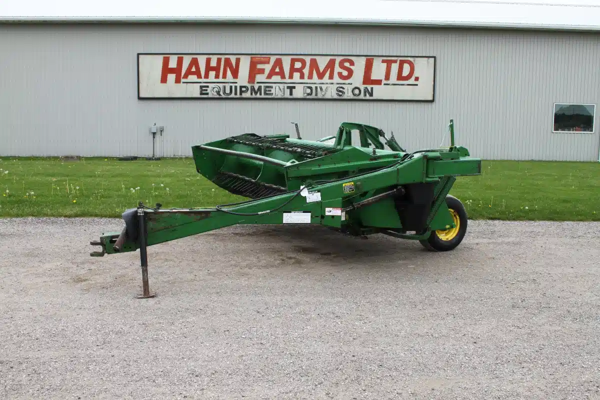Gallery image 1 for John Deere 8300 Drill