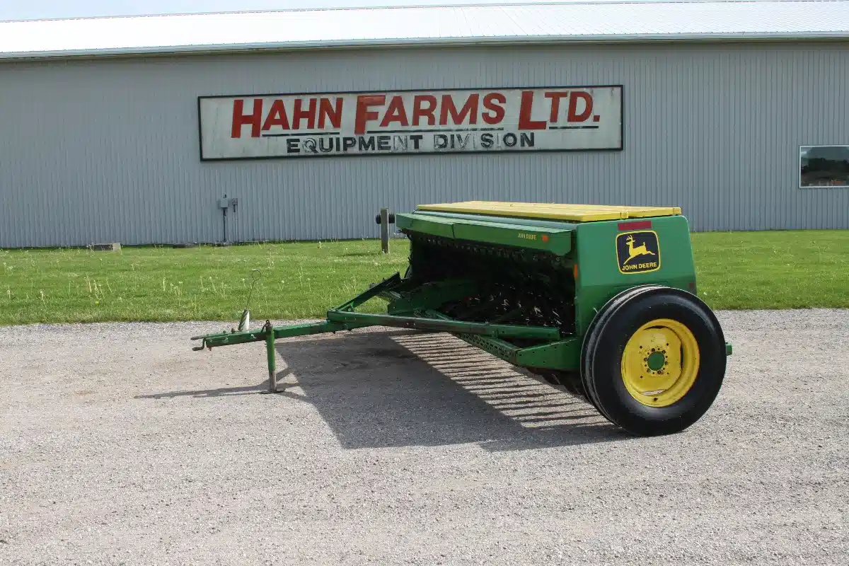 Gallery image 1 for John Deere 8300 Drill