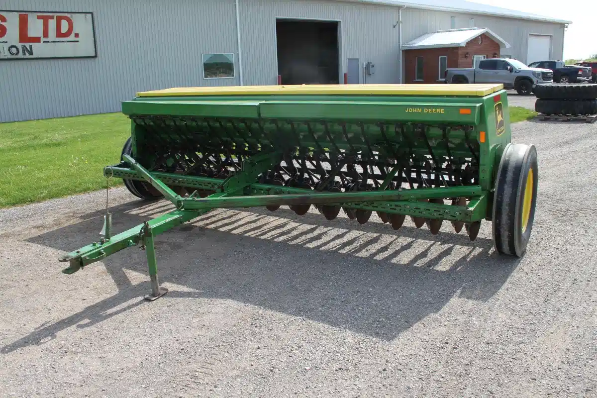 Gallery image 2 for John Deere 8300 Drill