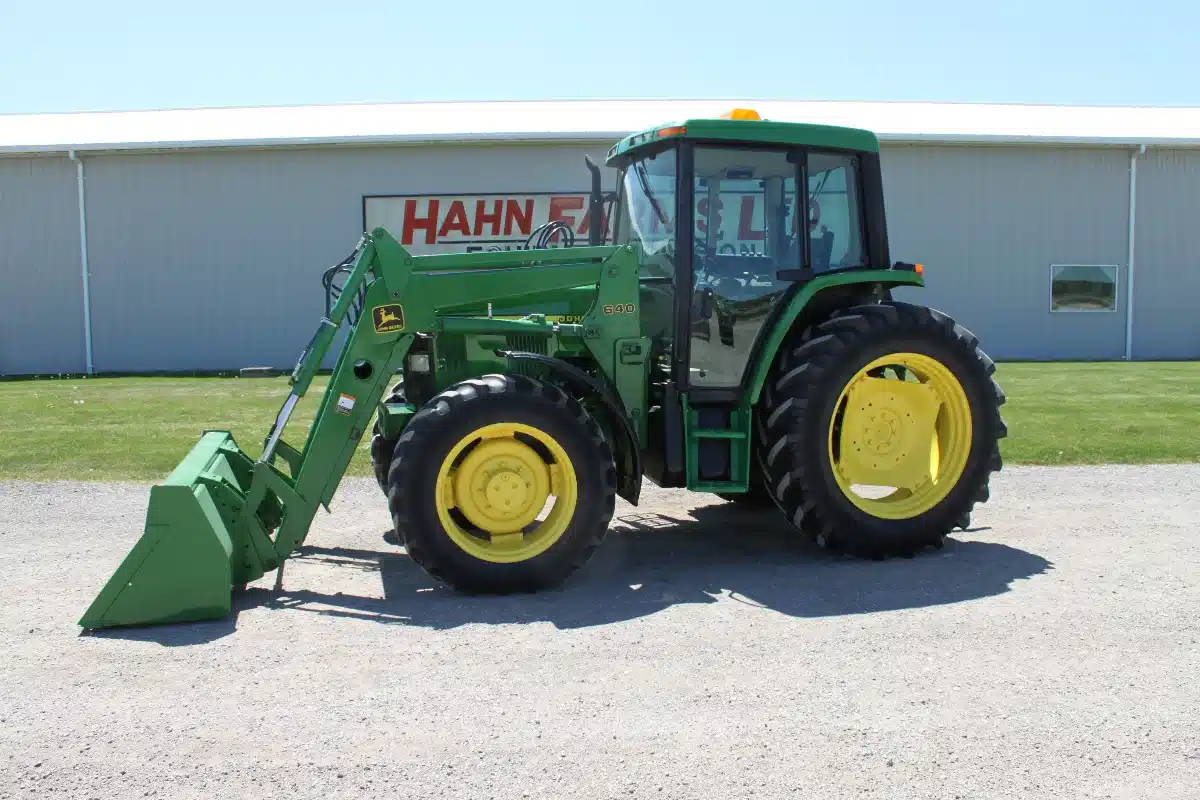Gallery image 1 for 1998 John Deere 6110 Tractor