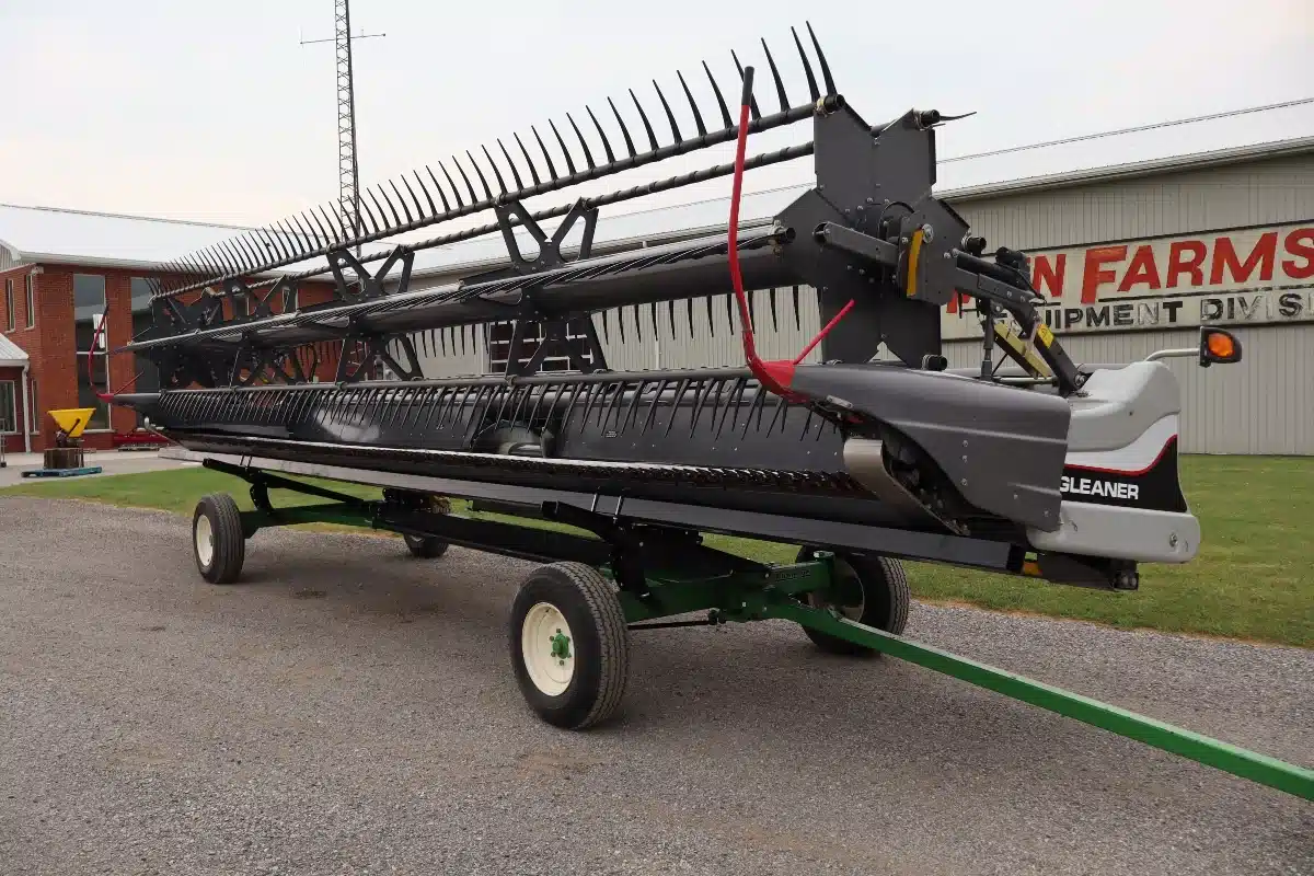 Gallery image 1 for 2019 Gleaner 9255 Header - Draper
