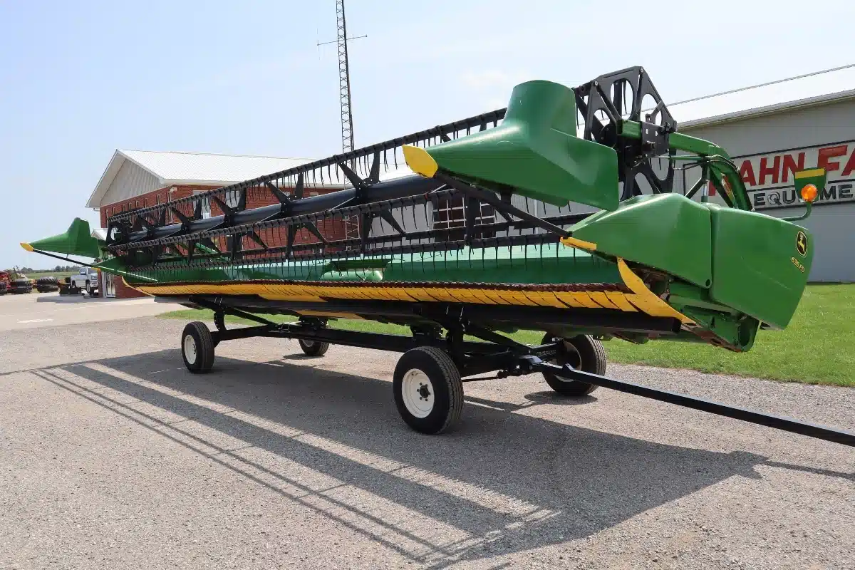 Gallery image 1 for 2012 John Deere 635FD Header - Draper