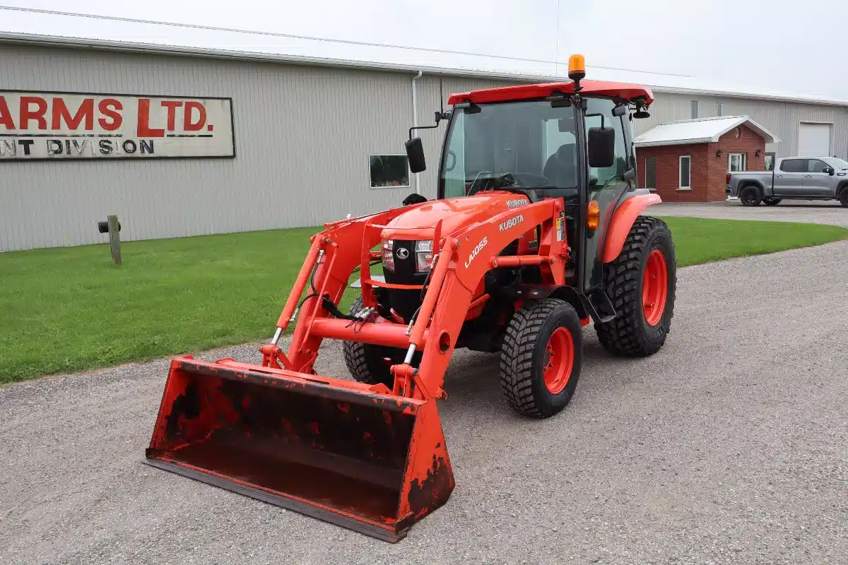 Photo de la Galerie 2 pour 2017 Kubota L6060 Tracteur