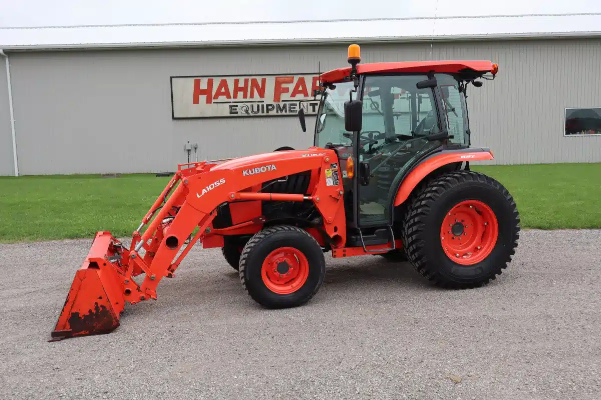 Photo de la Galerie 1 pour 2017 Kubota L6060 Tracteur
