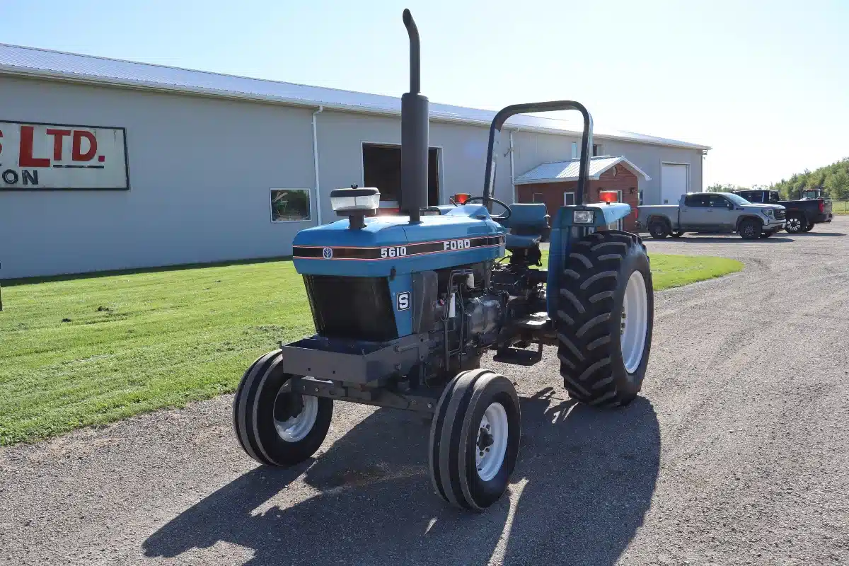 Gallery image 2 for 1995 Ford 5610 Tractor