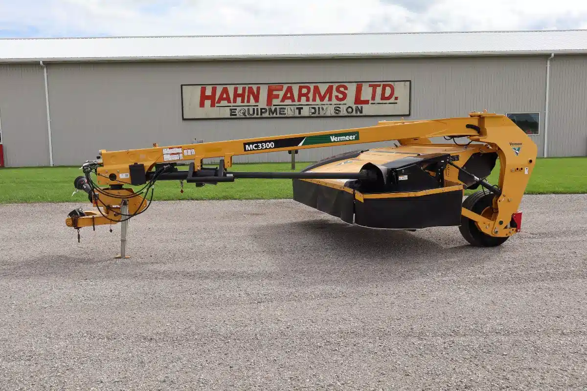 Gallery image 1 for Vermeer MC3300 Mower Conditioner