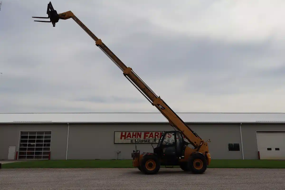 Photo de la Galerie 2 pour 2013 Caterpillar TH417 Chargeur télescopique