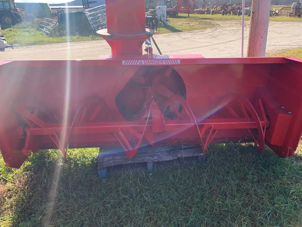 Gallery image 2 for New Pronovost P-860-92 Snow Blower