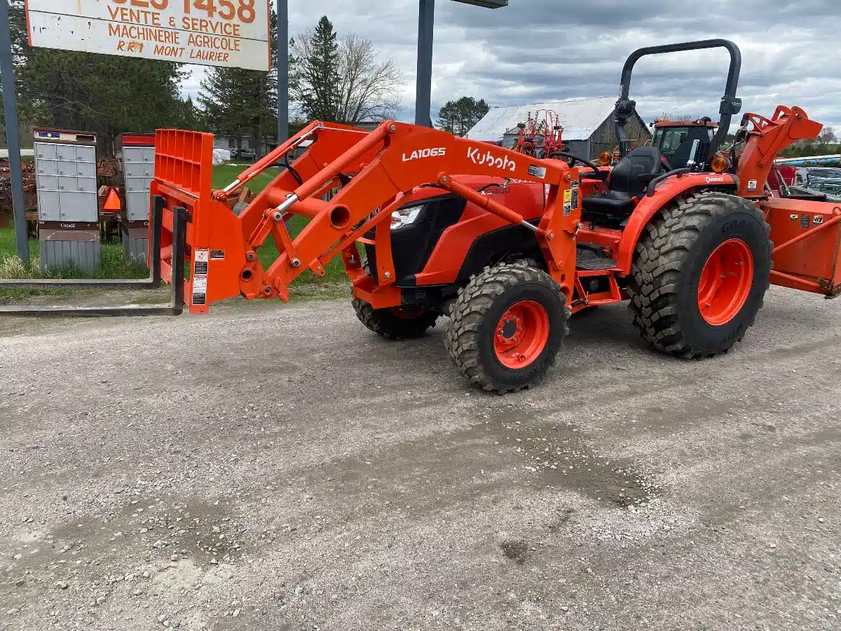Gallery image 1 for Used 2023 Kubota MX5400 Tractor