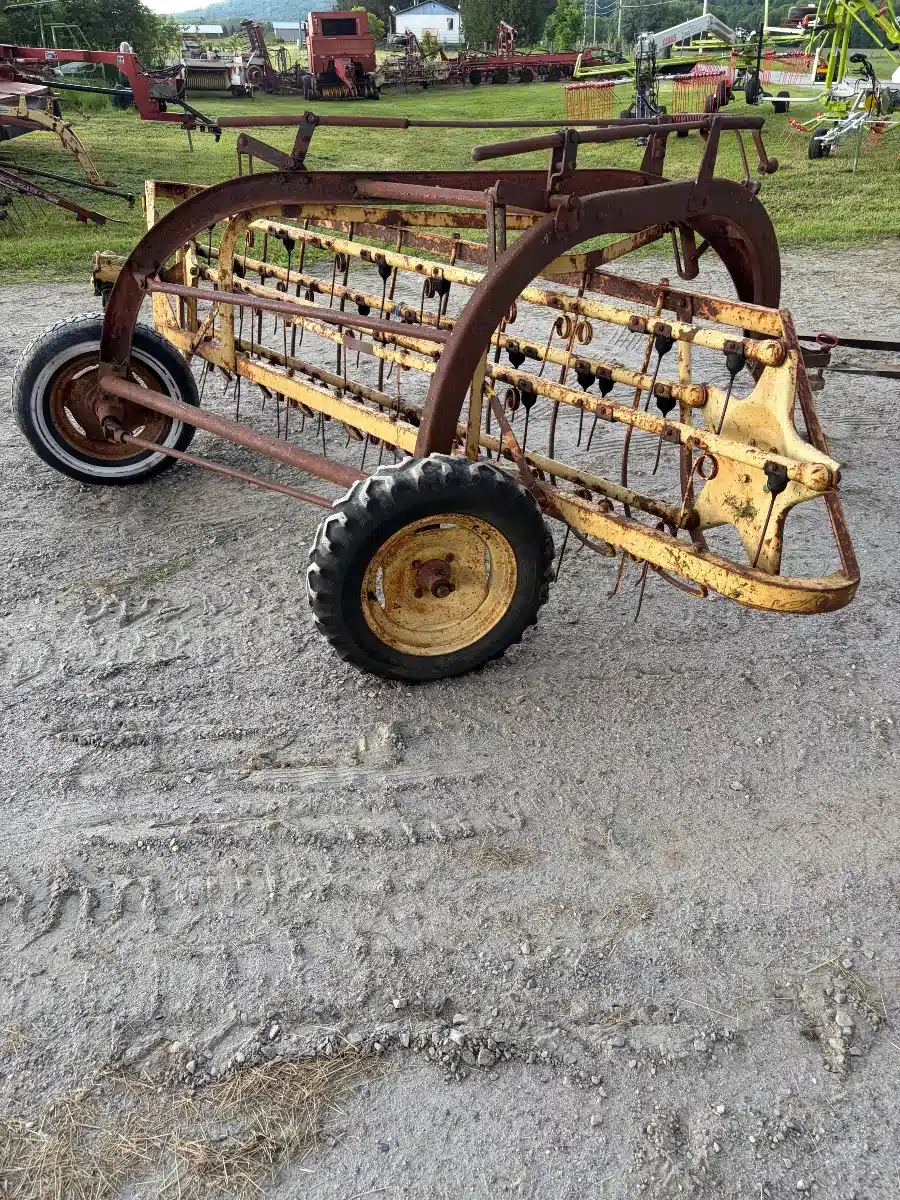 Gallery image 1 for New Holland 56 Rake