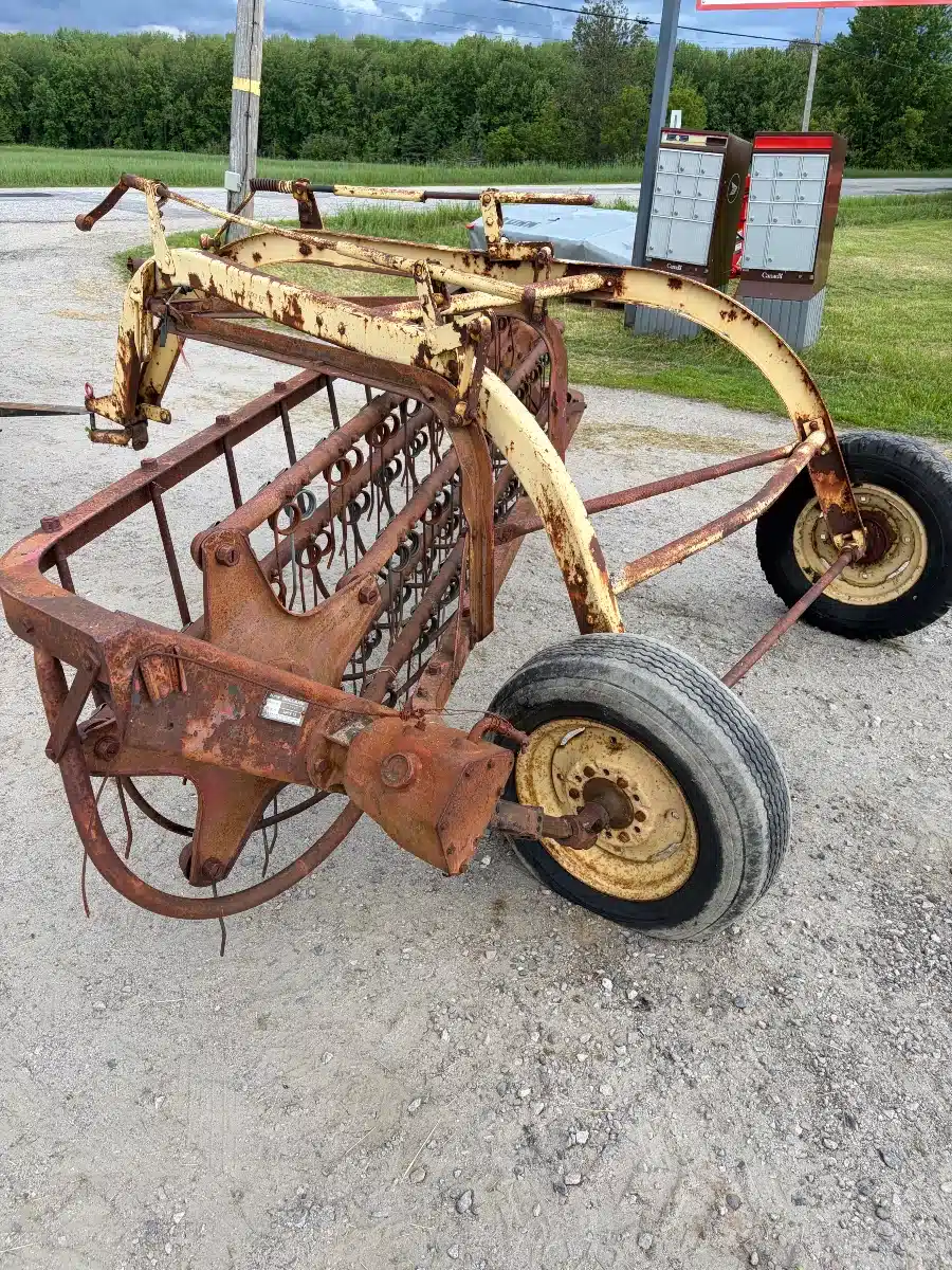 Gallery image 1 for New Holland 55 Rake