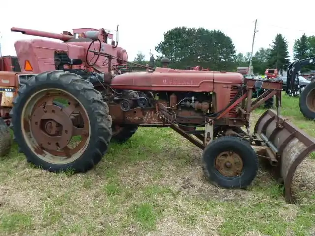 Gallery image 2 for Used International Harvester H Tractor