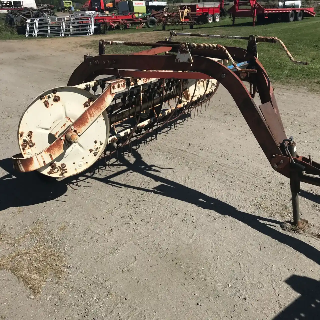 Gallery image 2 for Used 1995 Case IH 35 Rake