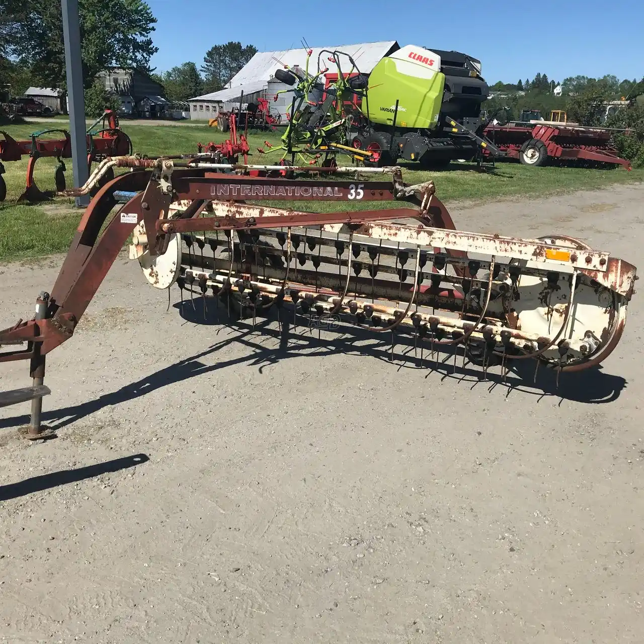Gallery image 1 for Used 1995 Case IH 35 Rake