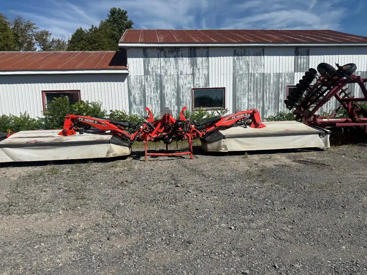 Used 2021 Kuhn FC 3525 DF Disc Mower Conditioner
