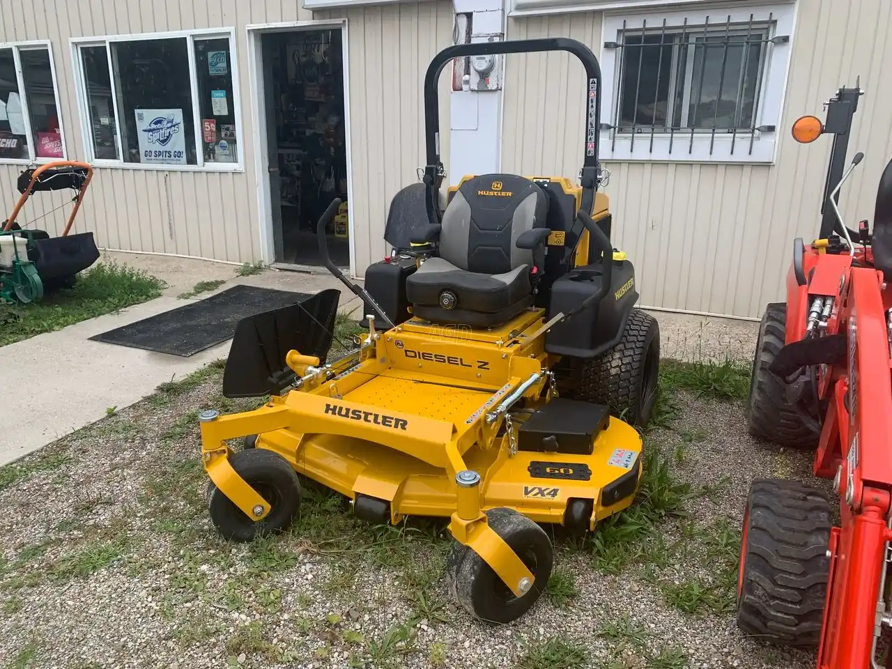 Gallery image 2 for New Hustler DIESEL Z Mower - Zero Turn