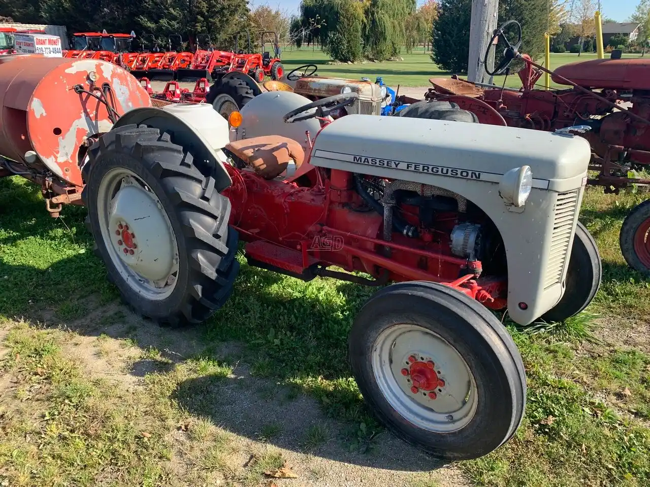 Gallery image 2 for Used Massey Ferguson 2085 Tractor