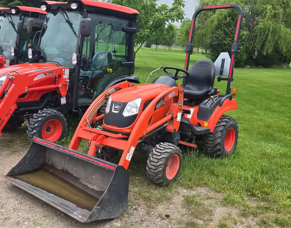 Gallery image 1 for Used Kioti CS2410 Tractor