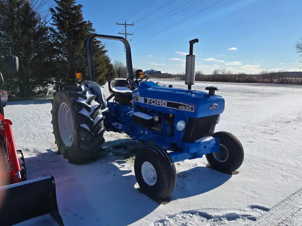 Gallery image 2 for Used Ford 4630 Tractor