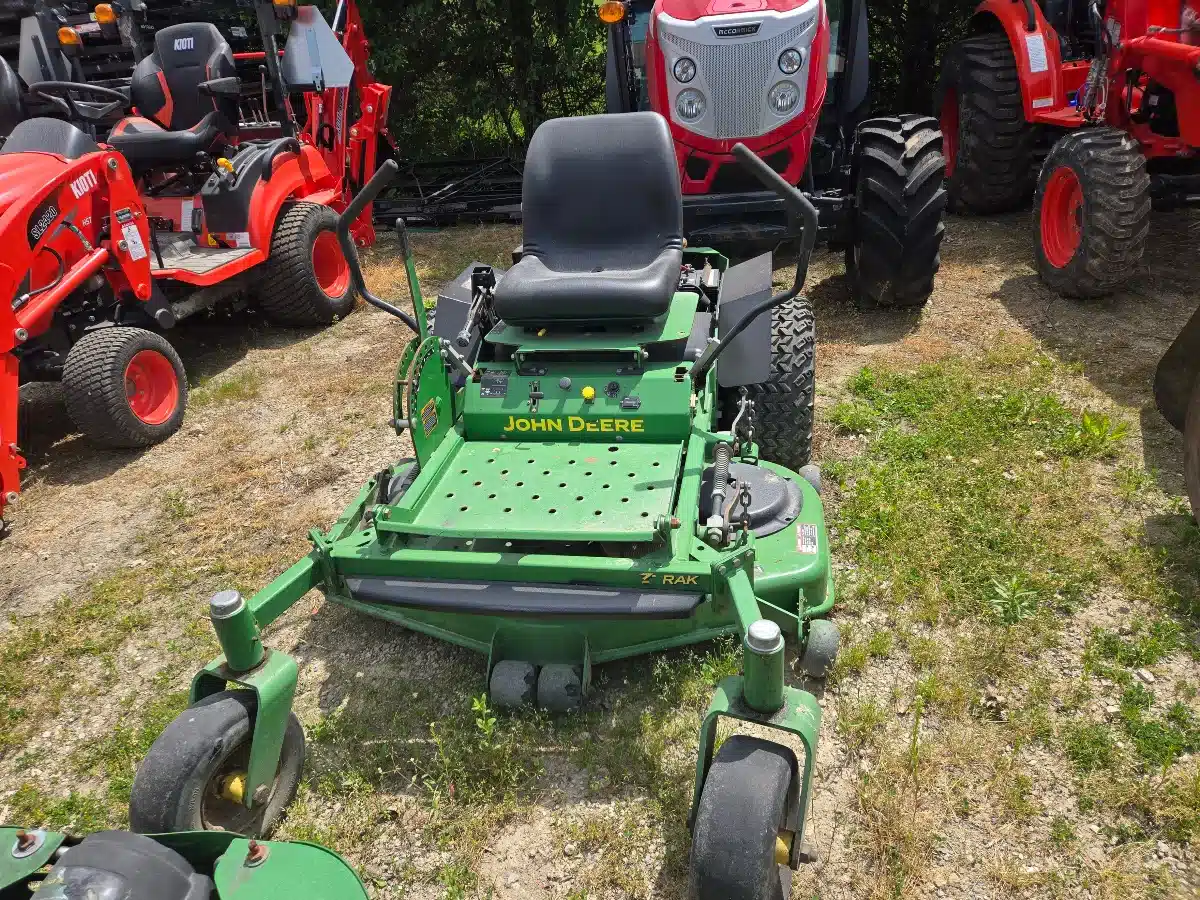 Photo de la Galerie 2 pour John Deere Z Trac 717 Tondeuse à rayon de braquage zéro