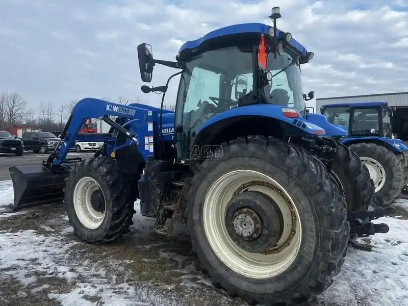 Gallery image 2 for Used 2014 New Holland T7.210 Tractor