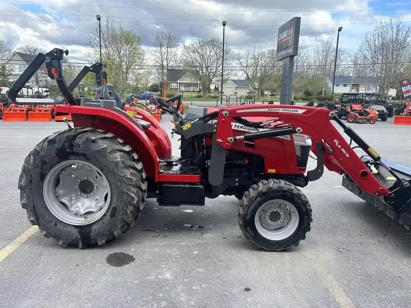 Gallery image 2 for Used 2022 Massey Ferguson 2860E Tractor