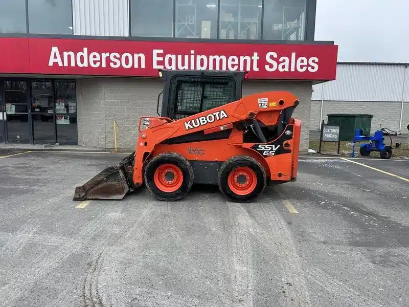 Gallery image 1 for Used 2019 Kubota SSV65P Skid Steer