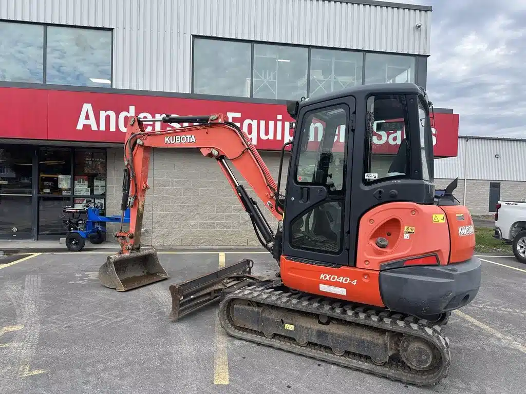Gallery image 2 for 2016 Kubota KX040-4 Excavator