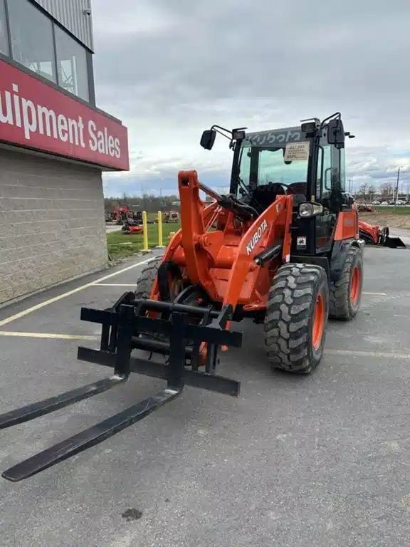 Gallery image 2 for 2015 Kubota R630 Wheel Loader
