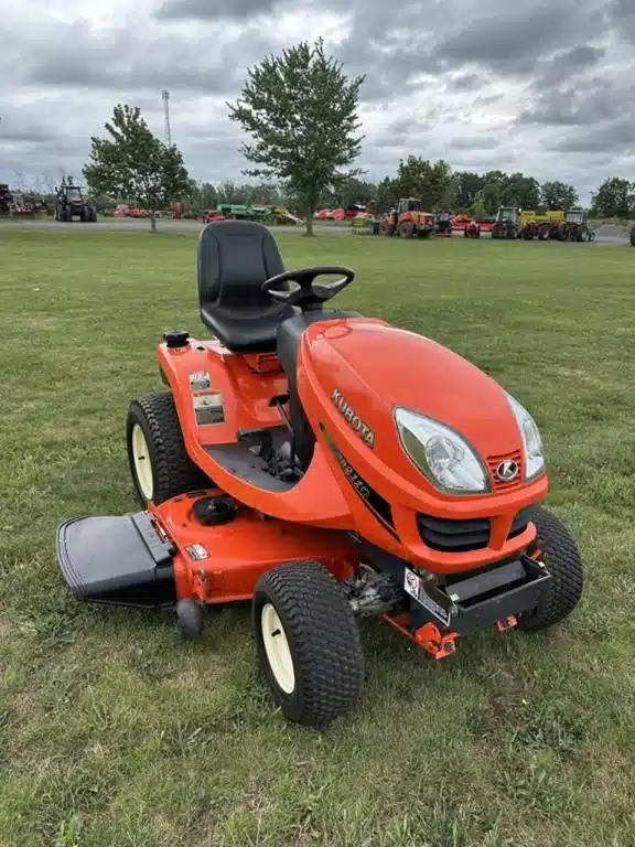Gallery image 2 for 2009 Kubota GR2110 Lawn Tractor