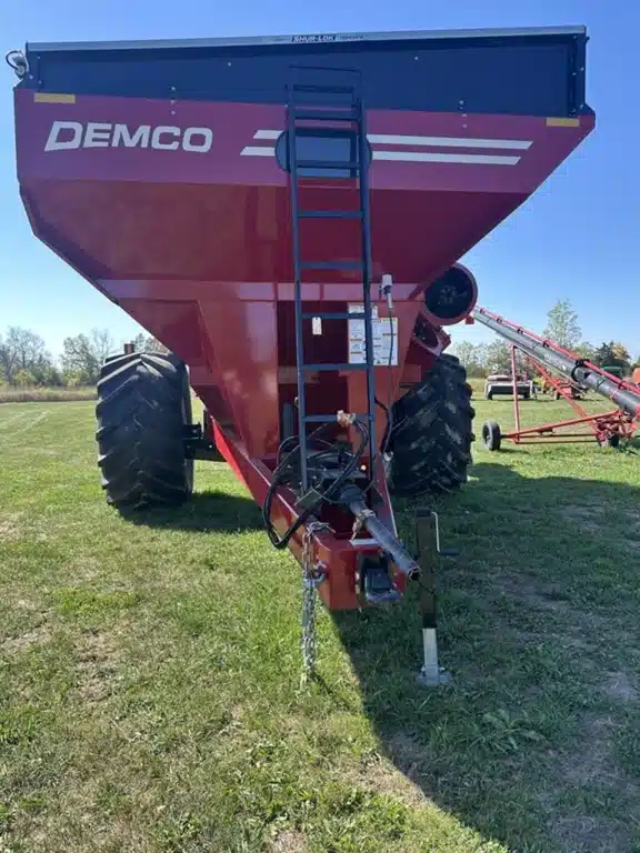 Gallery image 2 for 2025 Demco 1000 Grain Cart