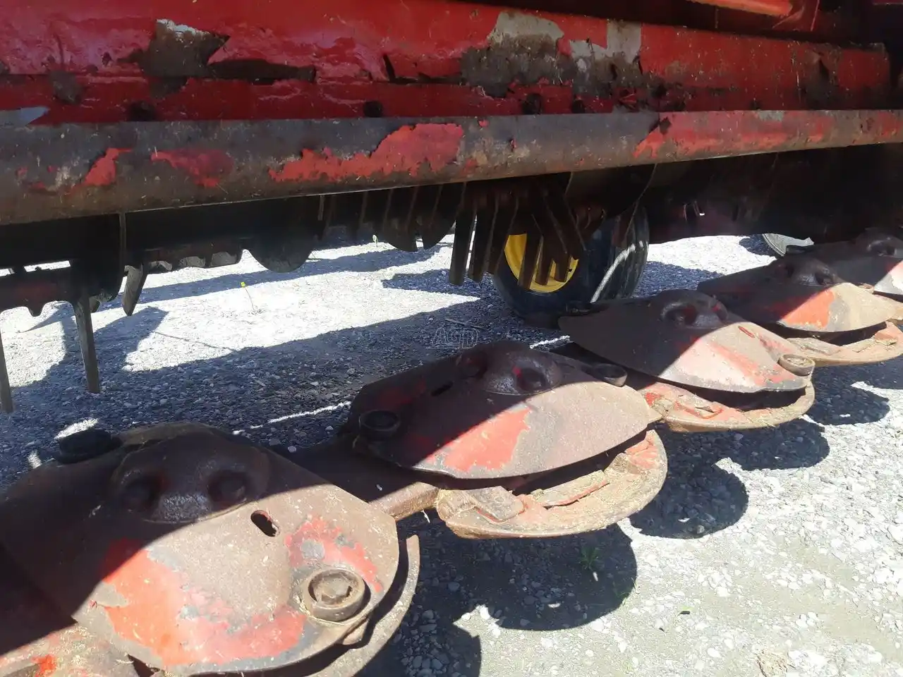 Gallery image 2 for 2016 New Holland H7330 Disc Mower Conditioner