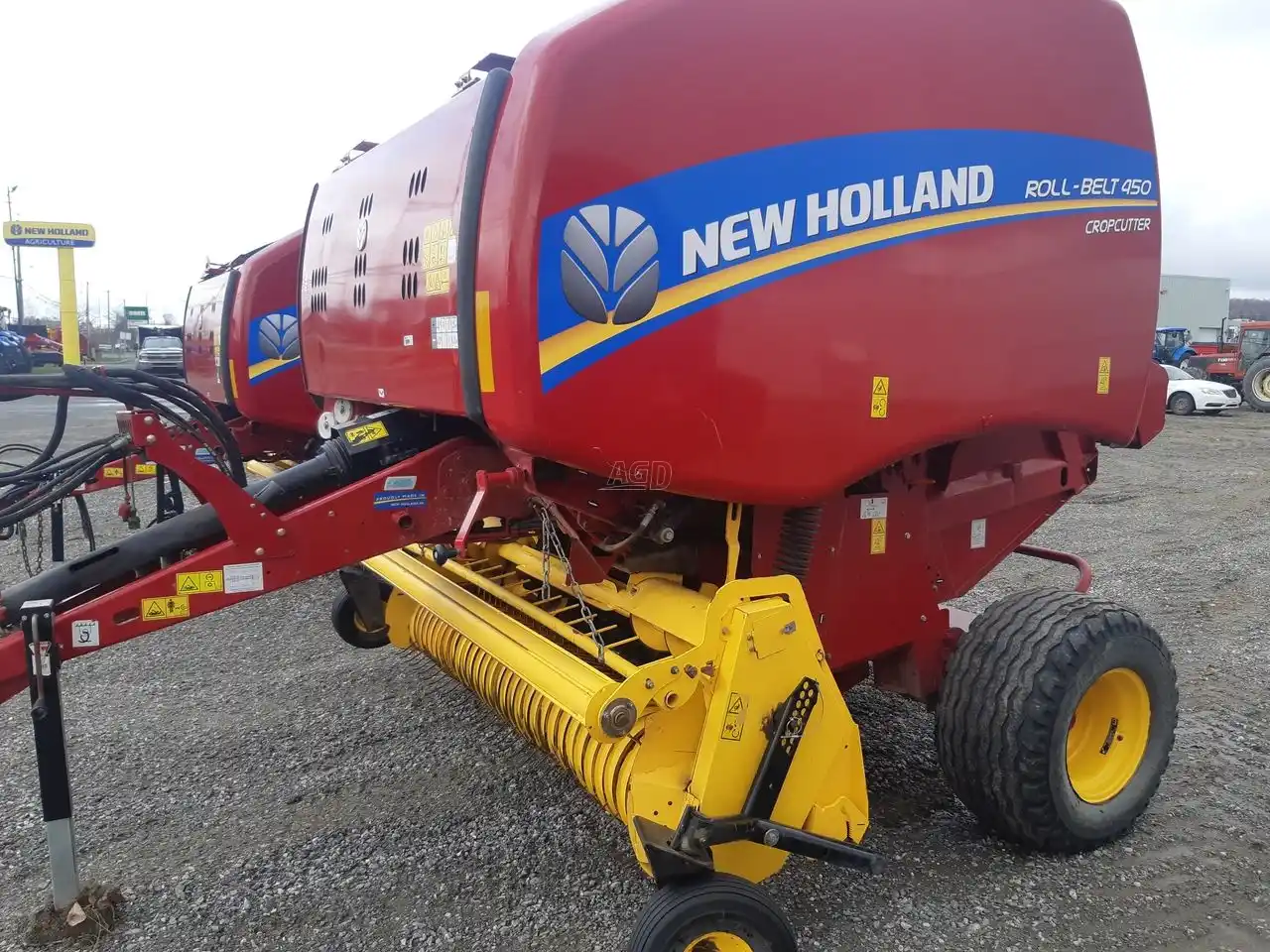 Gallery image 2 for Used 2018 New Holland ROLL-BELT 450 Round Baler