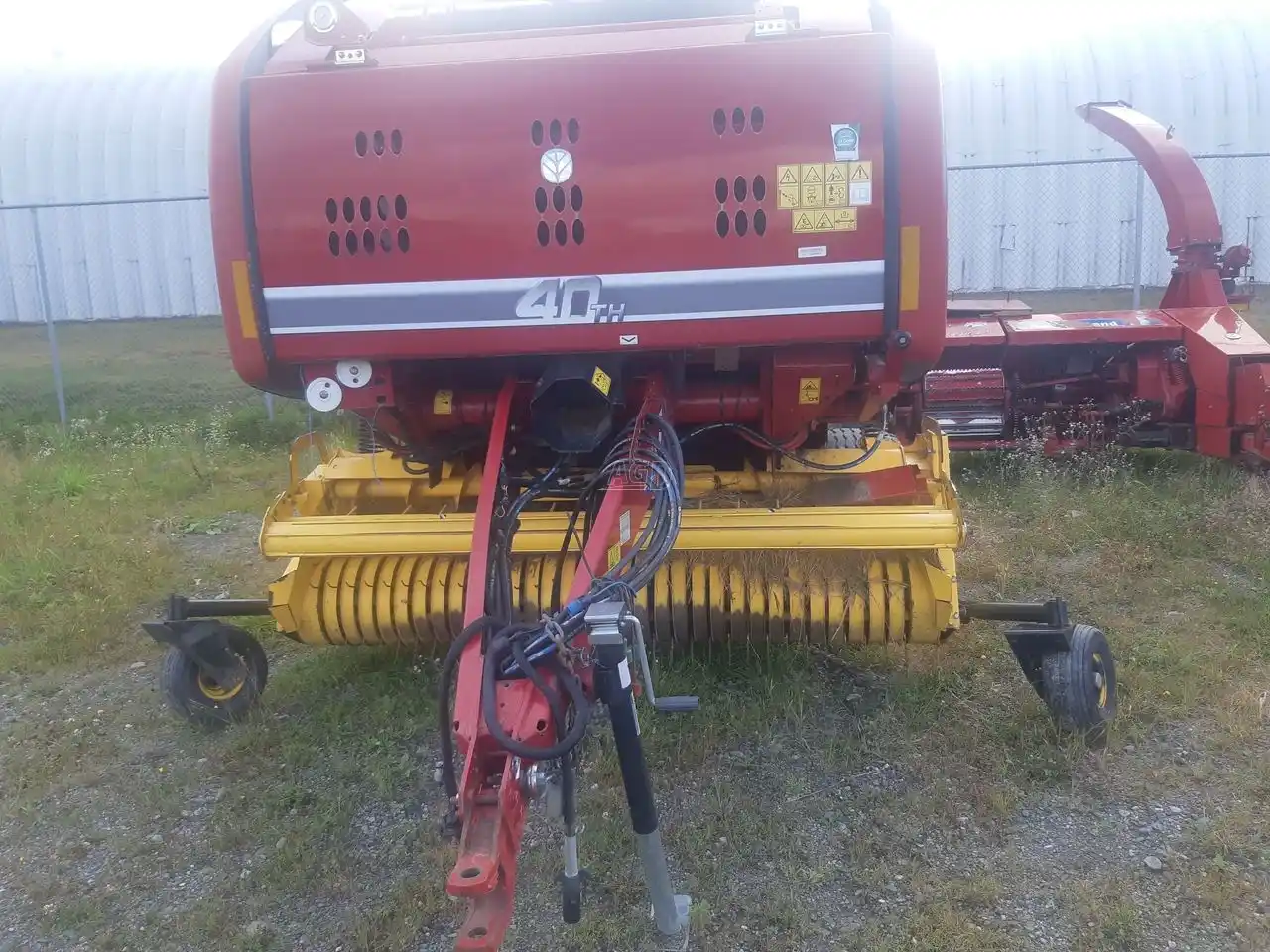 Gallery image 2 for Used 2015 New Holland ROLL-BELT 450 Round Baler