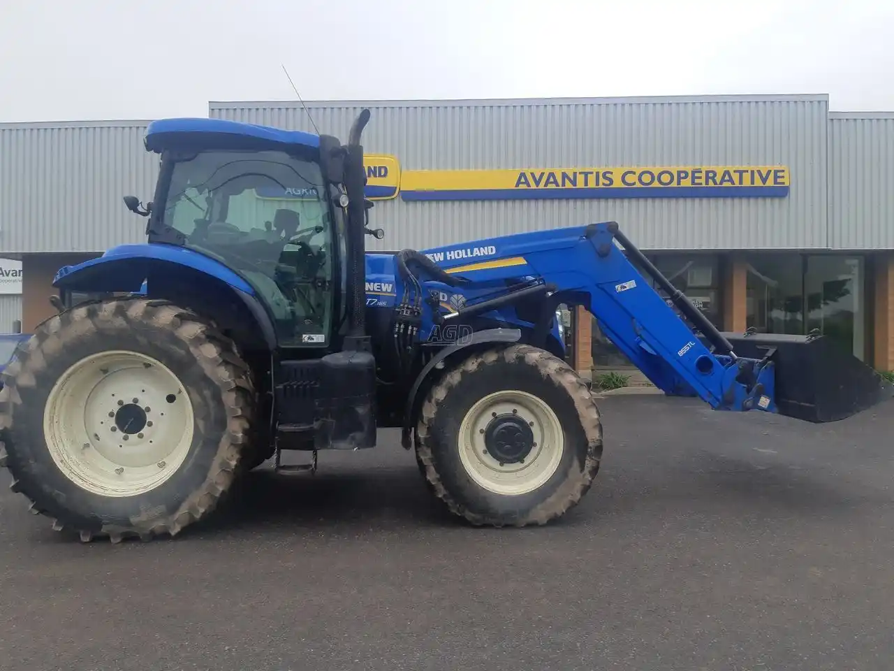 Gallery image 1 for Used 2012 New Holland T7.185 Tractor