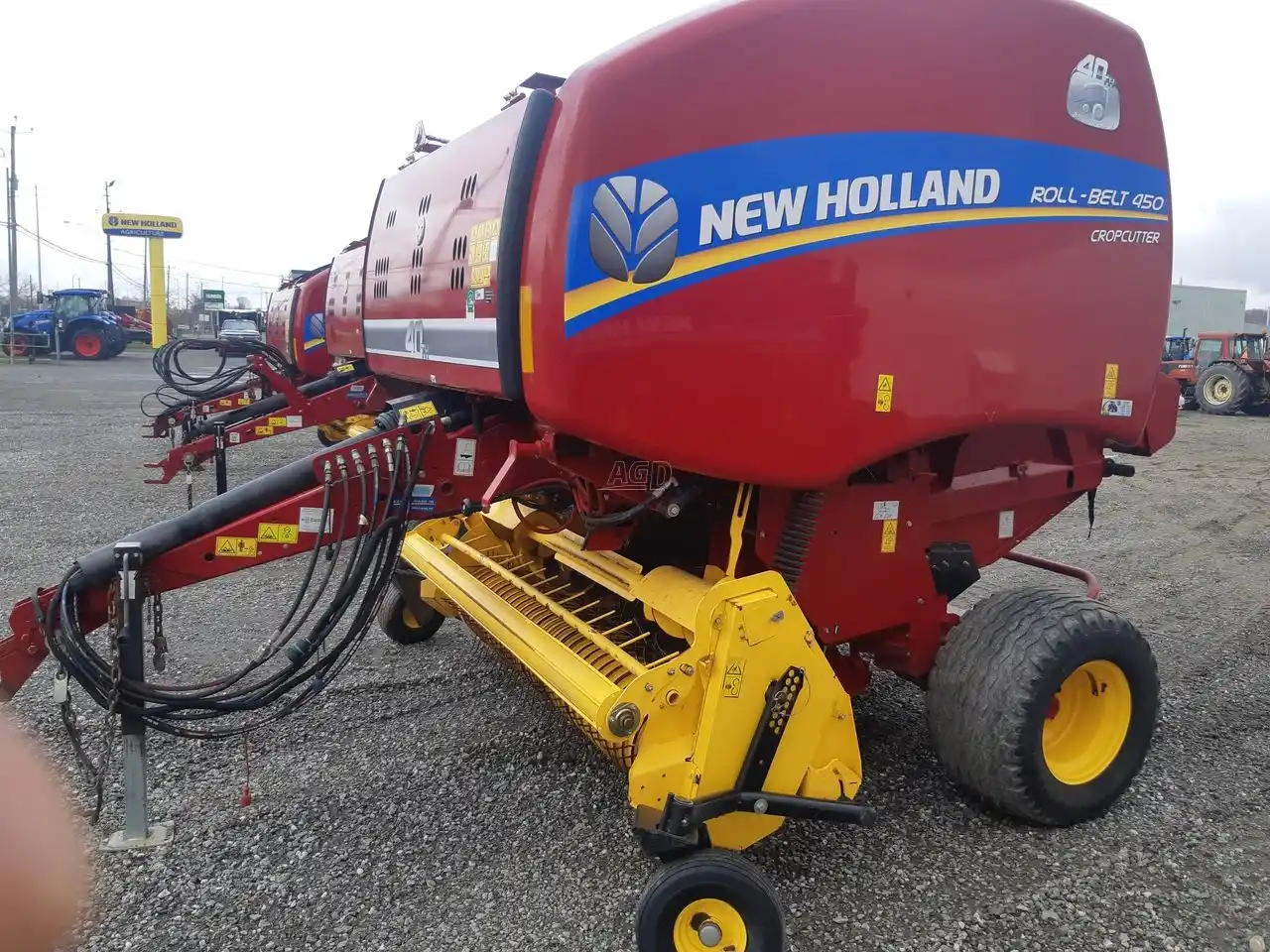 Gallery image 1 for 2015 New Holland ROLL-BELT 450 Round Baler