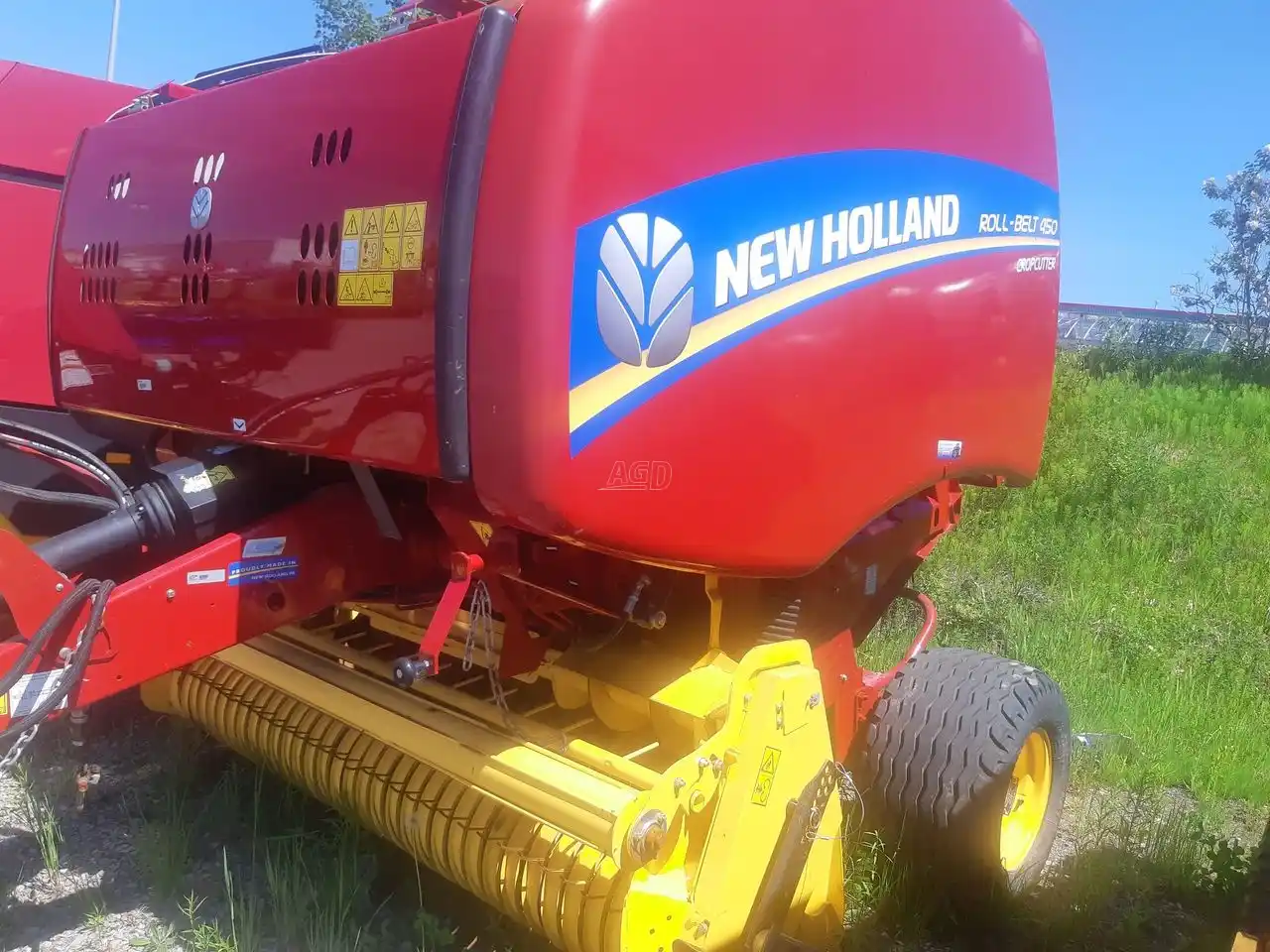 Gallery image 1 for Used 2018 New Holland ROLL-BELT 450 Round Baler