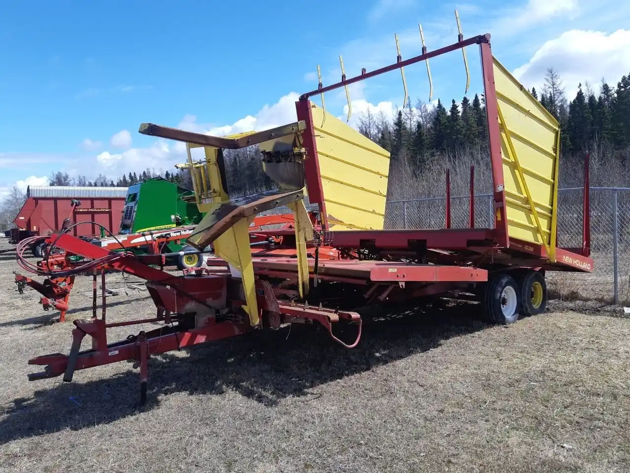 Gallery image 1 for Used New Holland 1038 Bale Mover