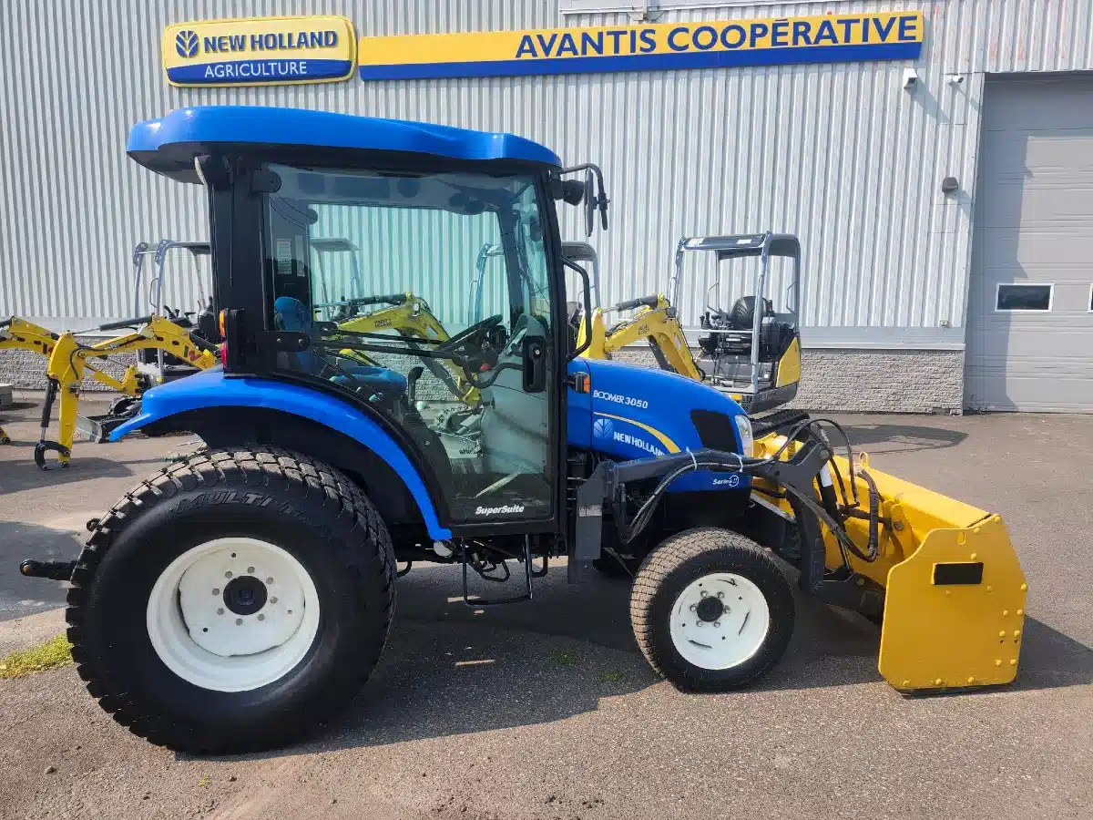Gallery image 1 for 2014 New Holland BOOMER 3050 Tractor