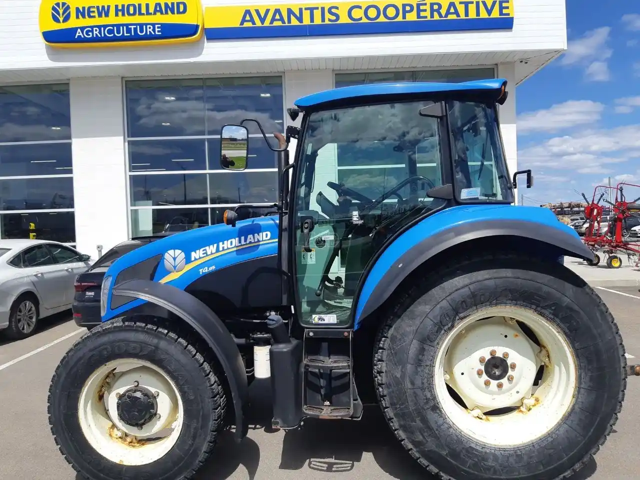 Gallery image 1 for Used 2014 New Holland T4.85 Tractor