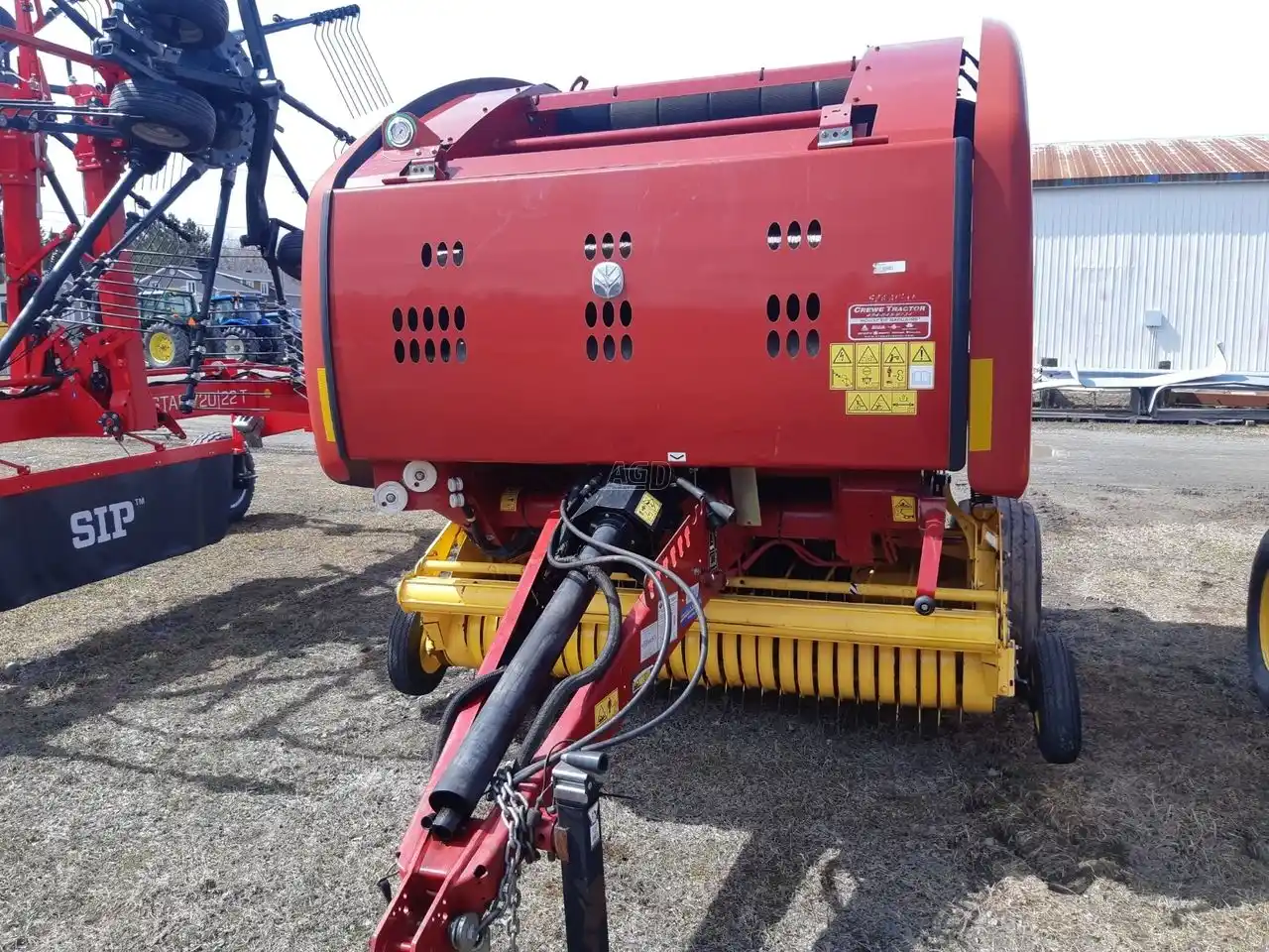 Gallery image 1 for 2016 New Holland ROLL-BELT 450 Round Baler