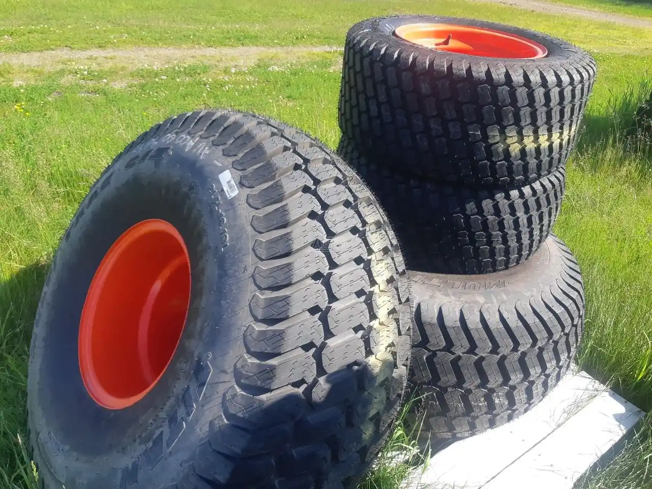 Gallery image 1 for New Unspecified 21.5L-16.1SL ET 29X12.50X15 Tires & Rims